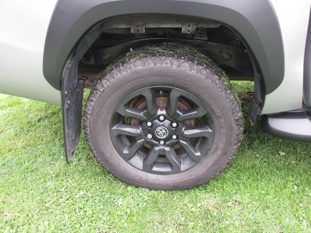 TOYOTA HILUX 2.8 Invincible X D4D 4WD 2021