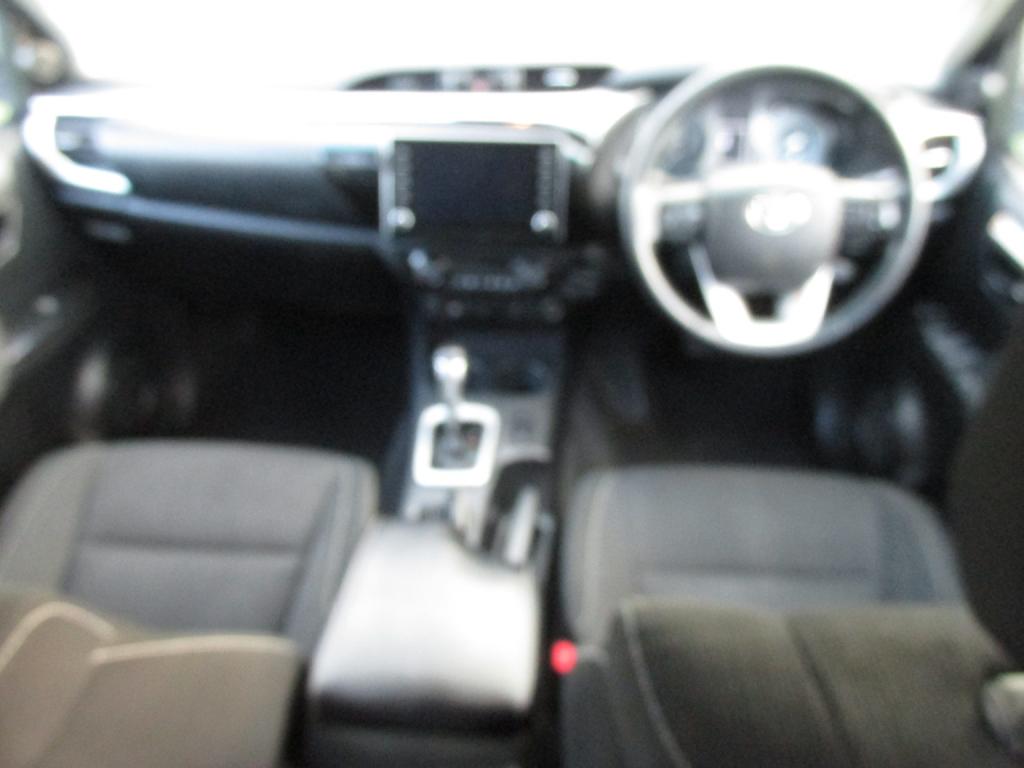 TOYOTA HILUX 2.8 Invincible  D4D 4WD Auto 2022
