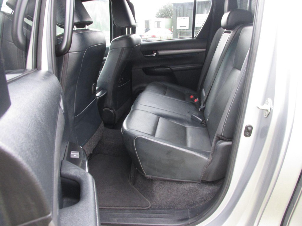 TOYOTA HILUX 2.8 Invincible X D4D 4WD 2021