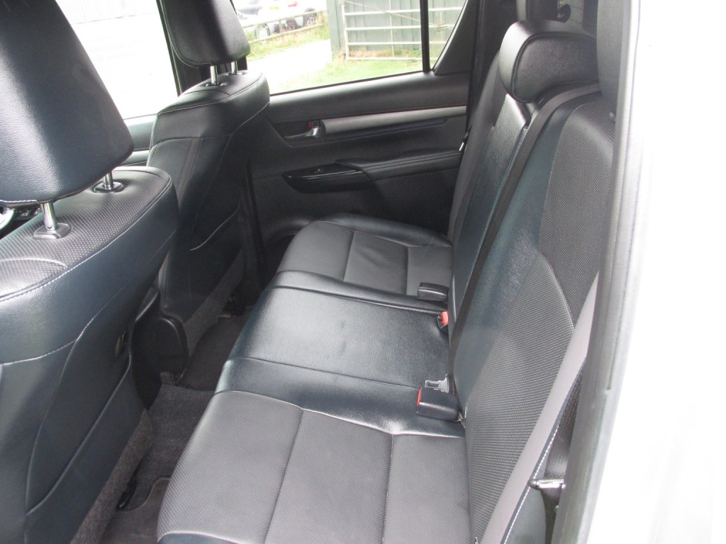 TOYOTA HILUX 2.8 Invincible X D4D 4WD 2021