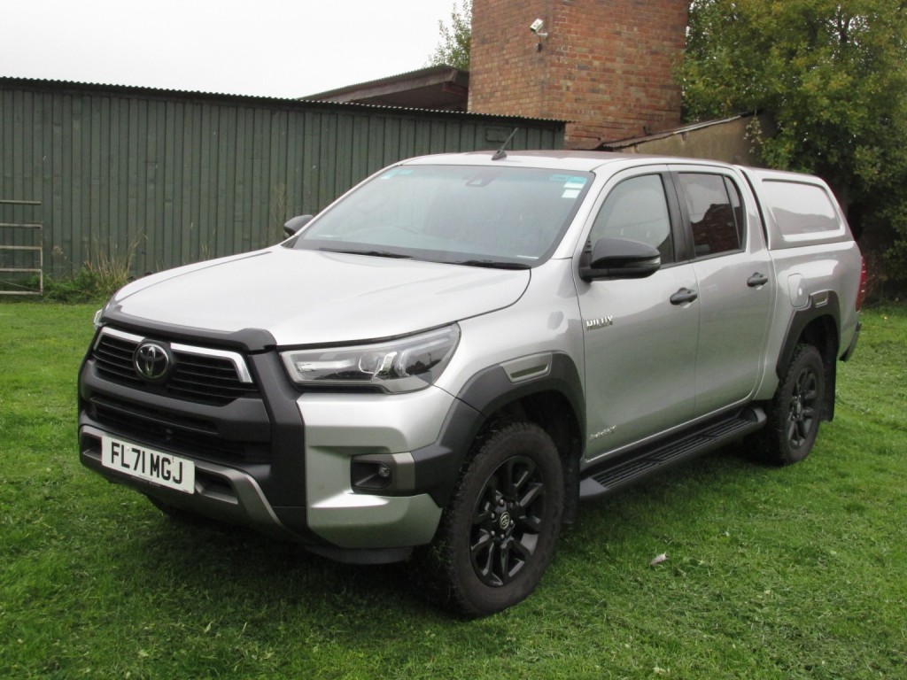 TOYOTA HILUX 2.8 Invincible X D4D 4WD 2021