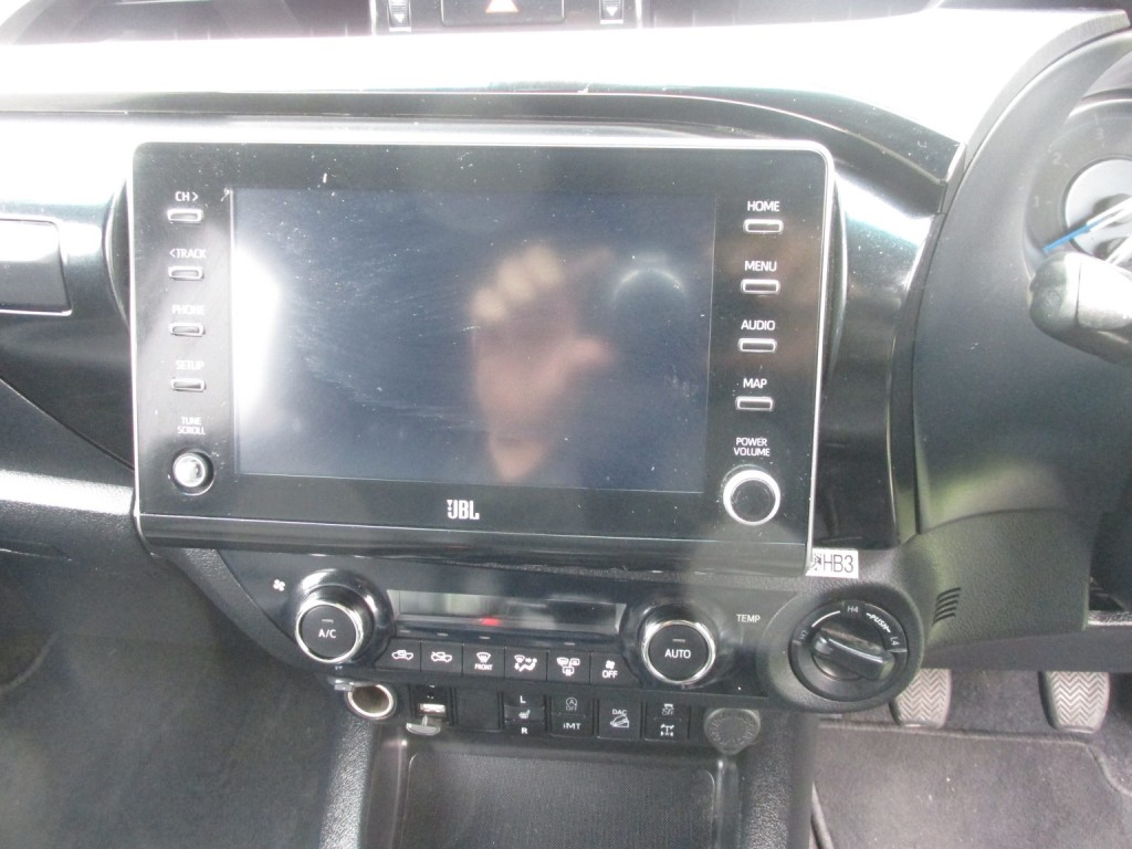 TOYOTA HILUX 2.8 Invincible X D4D 4WD 2021