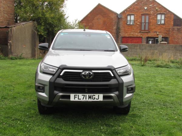 View TOYOTA HILUX 2.8 Invincible X D4D 4WD
