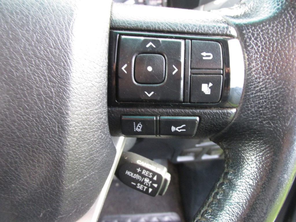 TOYOTA HILUX INVINCIBLE 4X4 2.8 D-4D DCB 2021