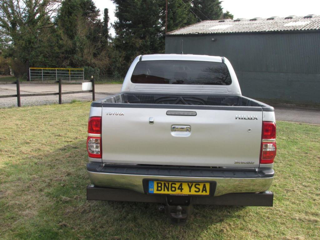 TOYOTA HILUX INVINCIBLE 4X4 D-4D DCB 2014