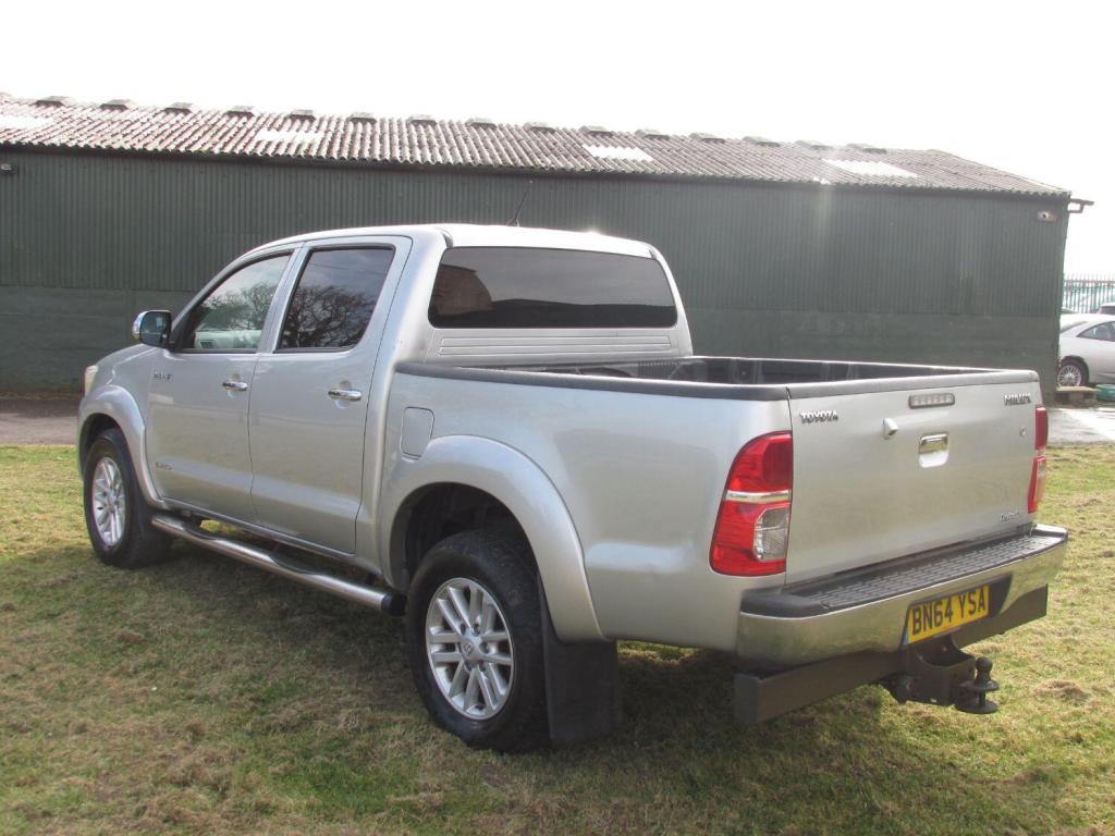 TOYOTA HILUX INVINCIBLE 4X4 D-4D DCB 2014