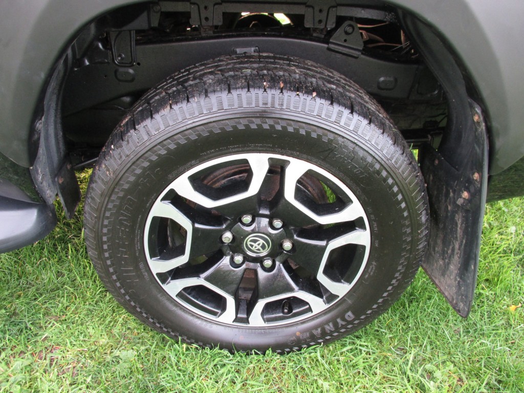 TOYOTA HILUX INVINCIBLE 4X4 2.8 D-4D DCB 2021