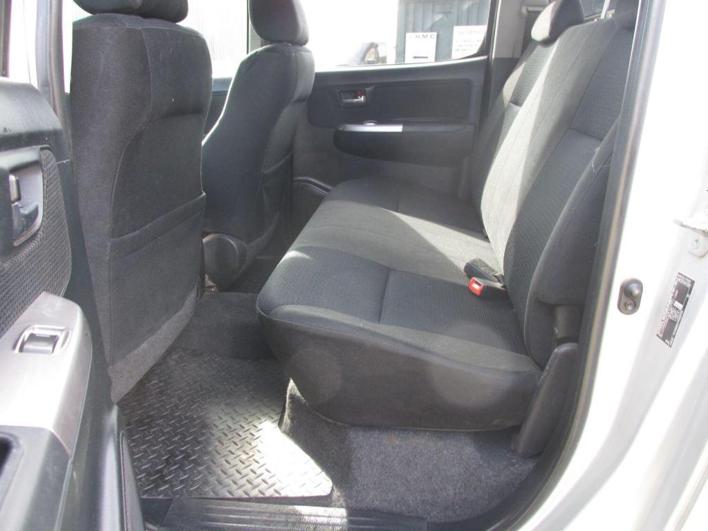 TOYOTA HILUX INVINCIBLE 4X4 D-4D DCB 2014