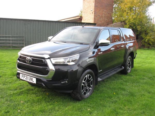 View TOYOTA HILUX INVINCIBLE 4X4 2.8 D-4D DCB