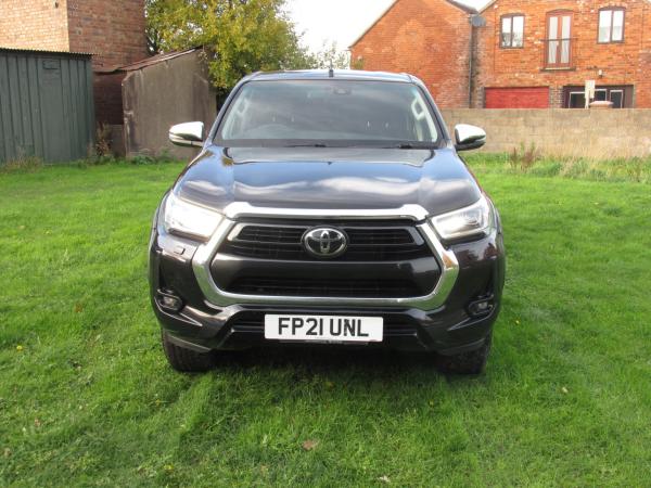 View TOYOTA HILUX INVINCIBLE 4X4 2.8 D-4D DCB