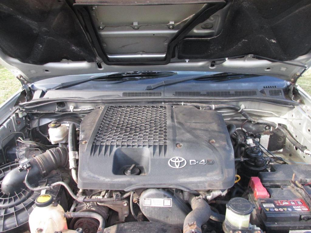 TOYOTA HILUX Invincible 3.0 D4D 4WD 2012