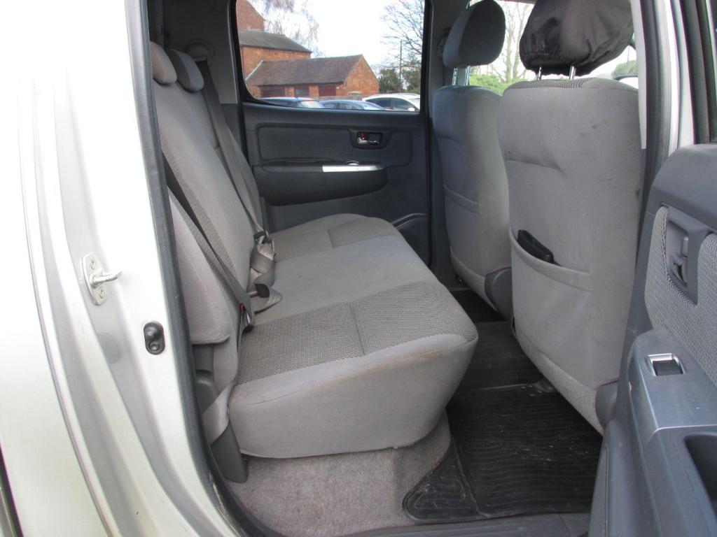 TOYOTA HILUX Invincible 3.0 D4D 4WD 2012