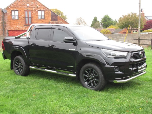 View TOYOTA HILUX Invincible X 2.8 D4D 4WD