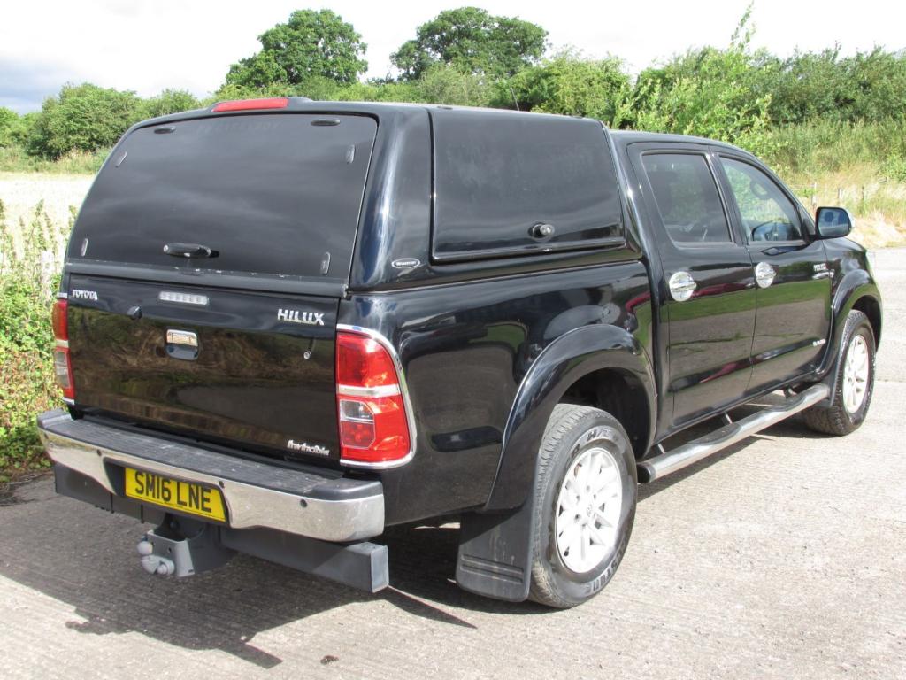 TOYOTA HILUX 3.0 Invincibl D4D 4WD 2016
