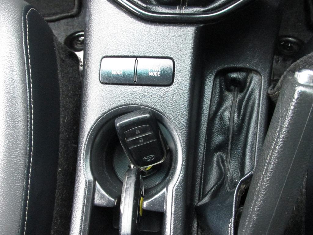 TOYOTA HILUX INVINCIBLE 2.8 X 4WD D-4D DCB 2021