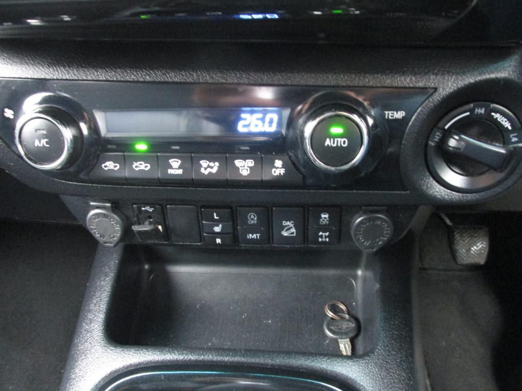 TOYOTA HILUX INVINCIBLE 2.8 X 4WD D-4D DCB 2021