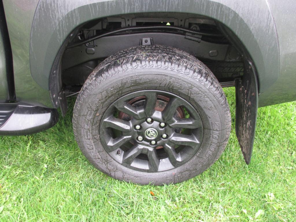 TOYOTA HILUX INVINCIBLE 2.8 X 4WD D-4D DCB 2021