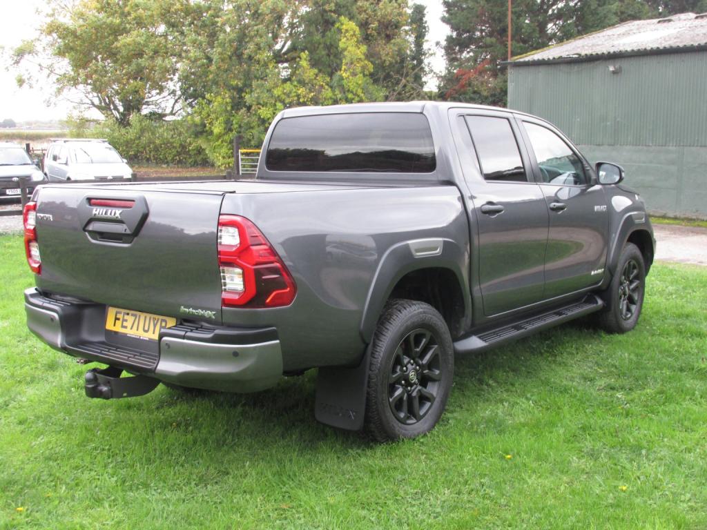 TOYOTA HILUX INVINCIBLE 2.8 X 4WD D-4D DCB 2021
