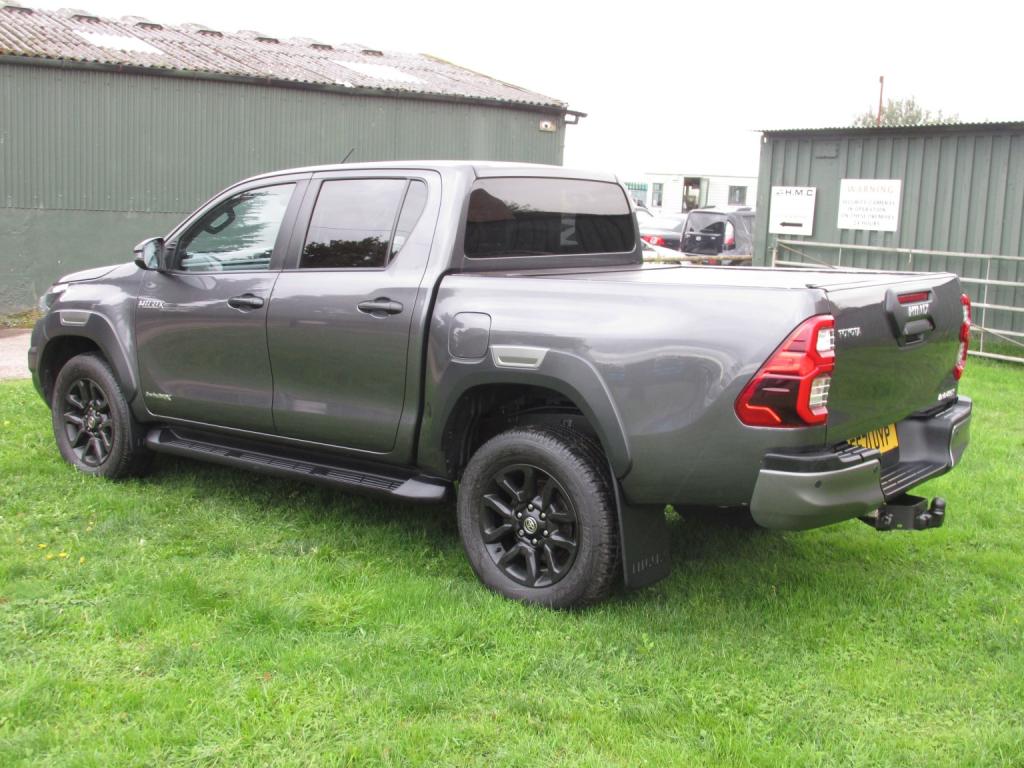 TOYOTA HILUX INVINCIBLE 2.8 X 4WD D-4D DCB 2021
