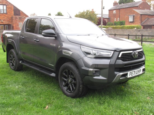 View TOYOTA HILUX INVINCIBLE 2.8 X 4WD D-4D DCB