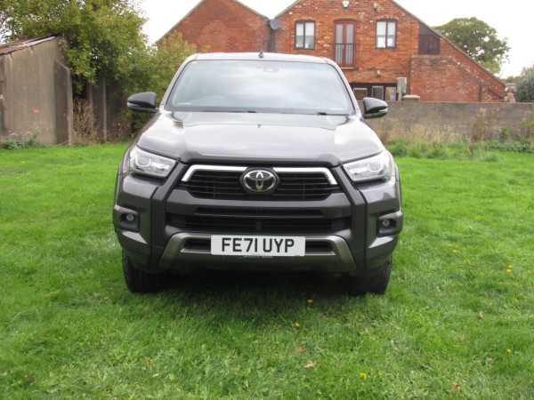 View TOYOTA HILUX INVINCIBLE 2.8 X 4WD D-4D DCB