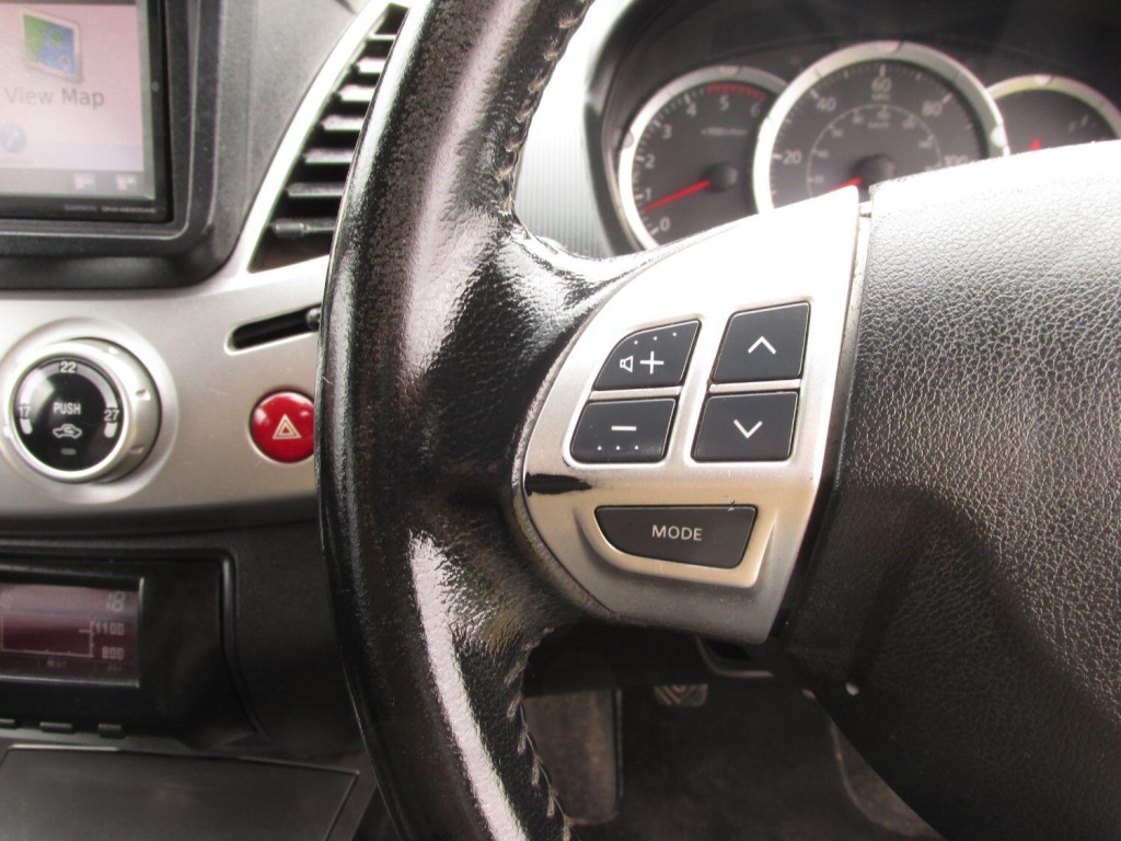 MITSUBISHI L200 2.5 DiD Barbarian 2015