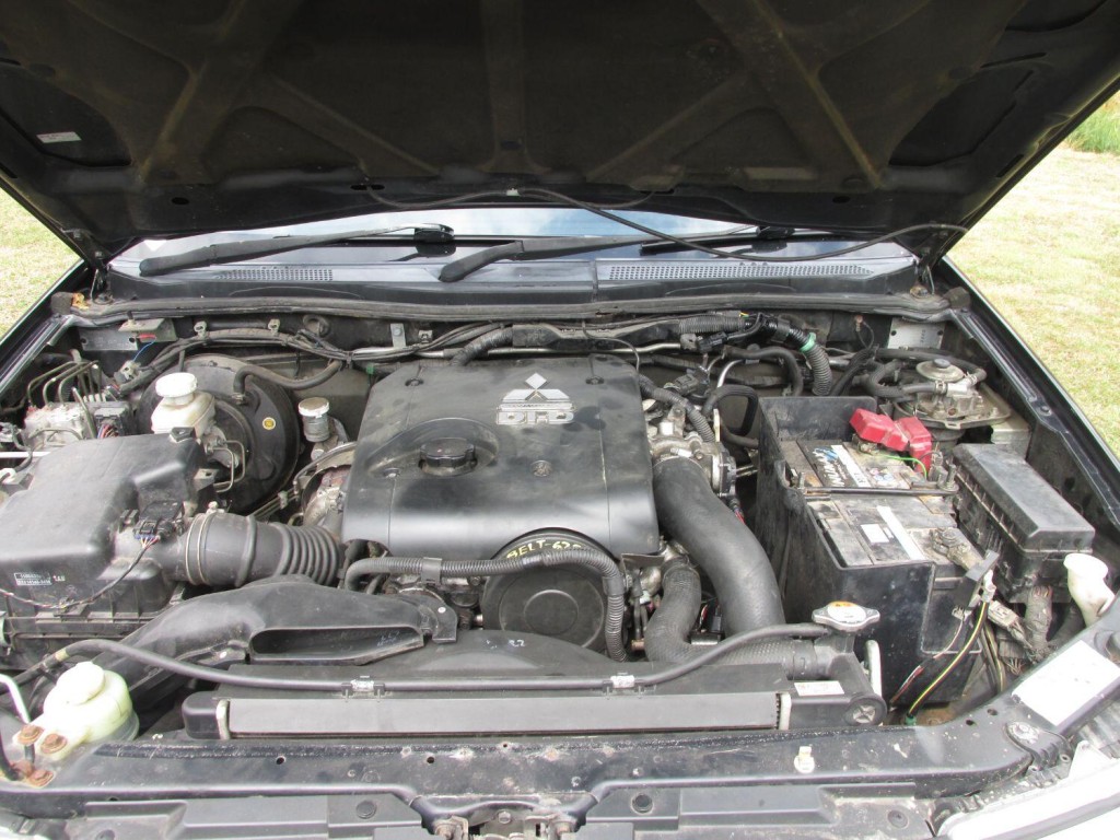 MITSUBISHI L200 2.5 DiD Barbarian 2015