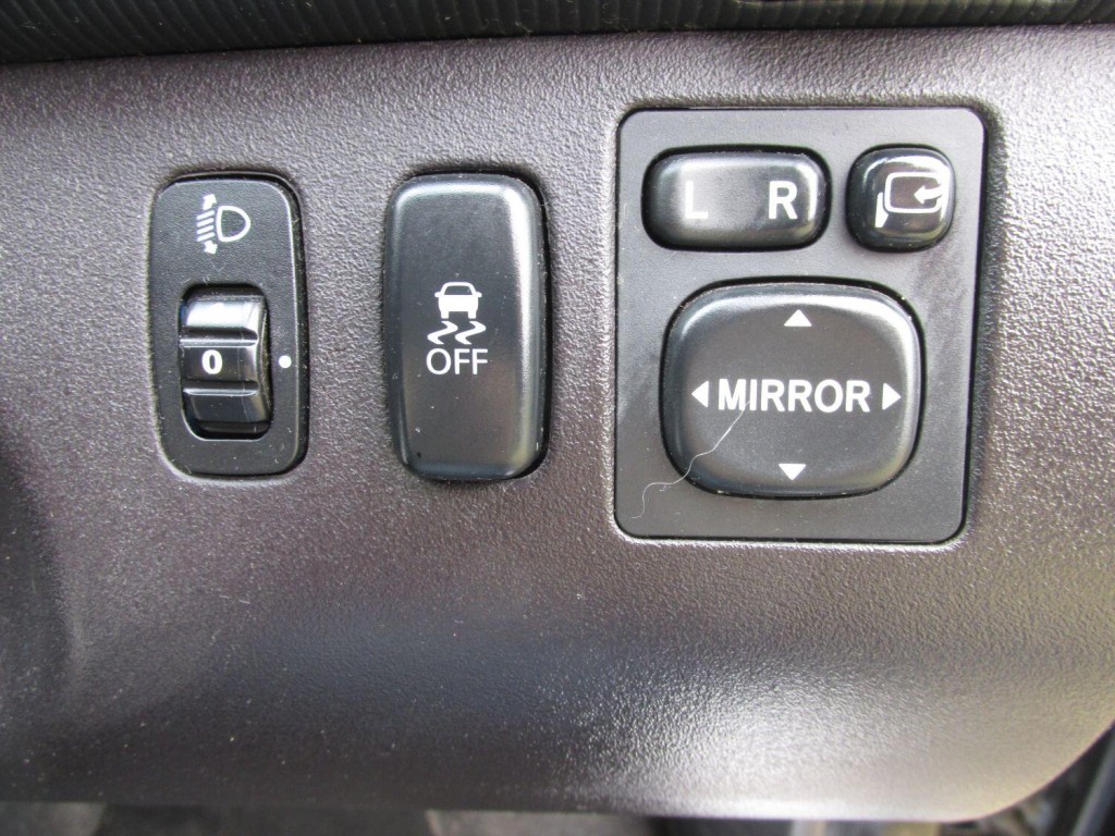 MITSUBISHI L200 2.5 DiD Barbarian 2015