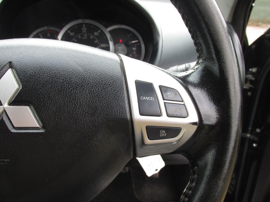 MITSUBISHI L200 2.5 DiD Barbarian 2015
