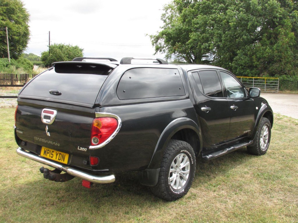 MITSUBISHI L200 2.5 DiD Barbarian 2015