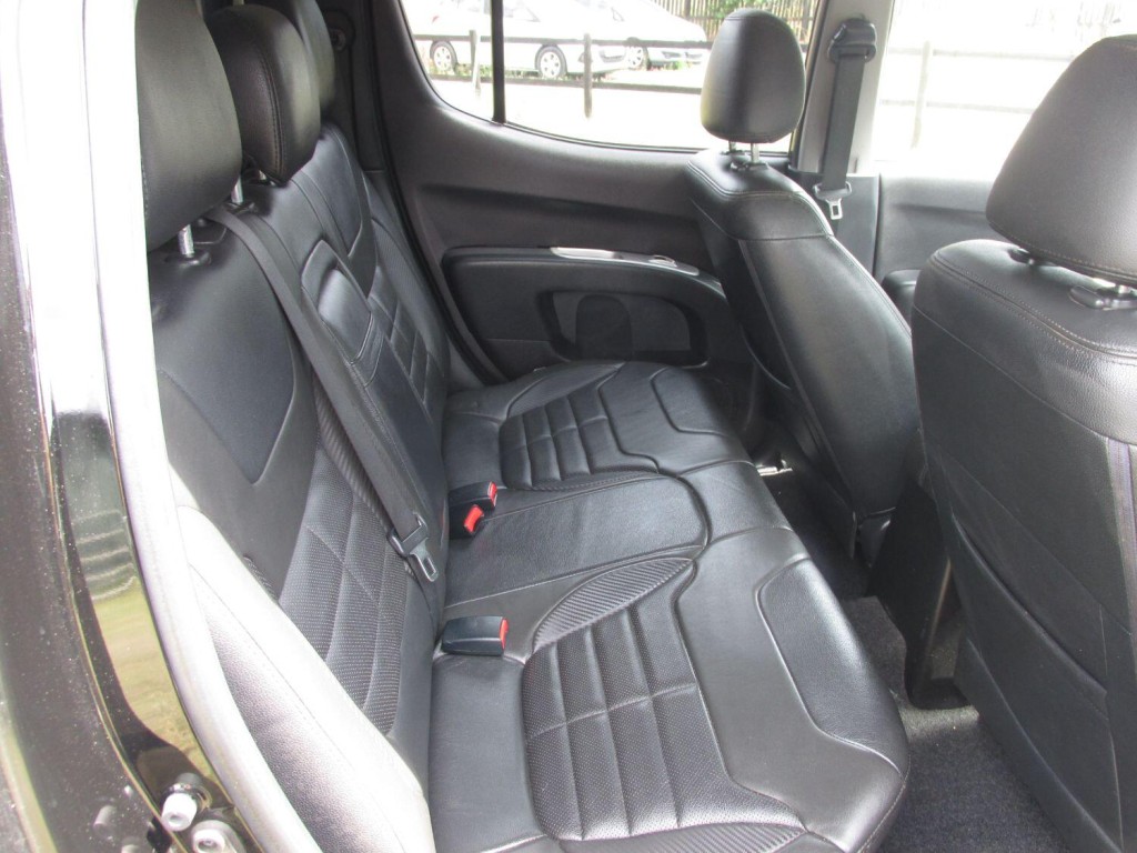 MITSUBISHI L200 2.5 DiD Barbarian 2015
