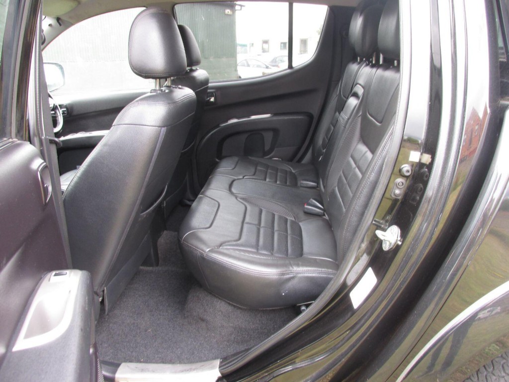 MITSUBISHI L200 2.5 DiD Barbarian 2015
