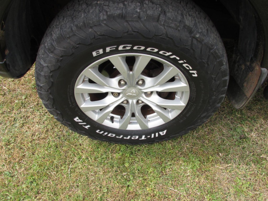 MITSUBISHI L200 2.5 DiD Barbarian 2015