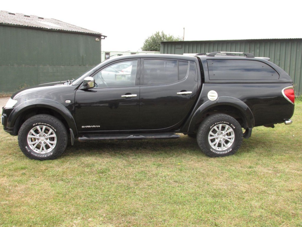 MITSUBISHI L200 2.5 DiD Barbarian 2015