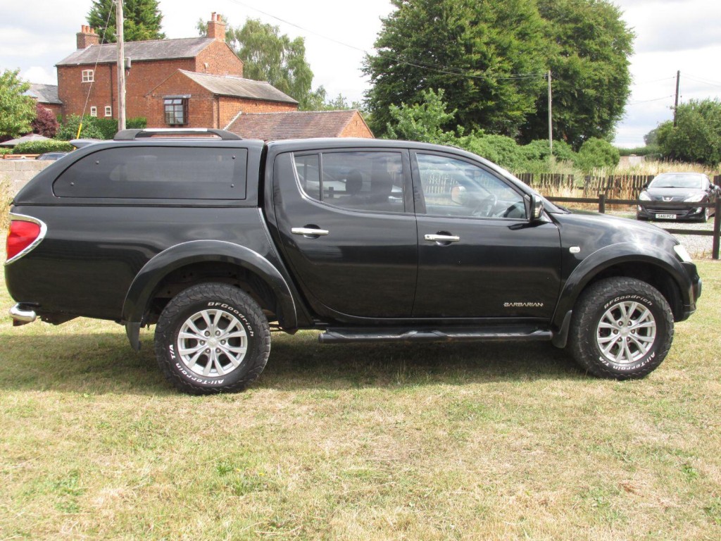 MITSUBISHI L200 2.5 DiD Barbarian 2015