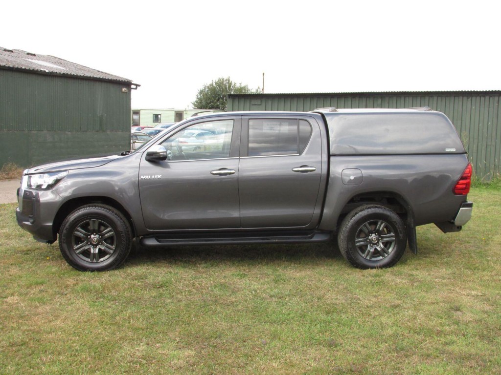 TOYOTA HILUX D-4D 150 ICON Auto 2021