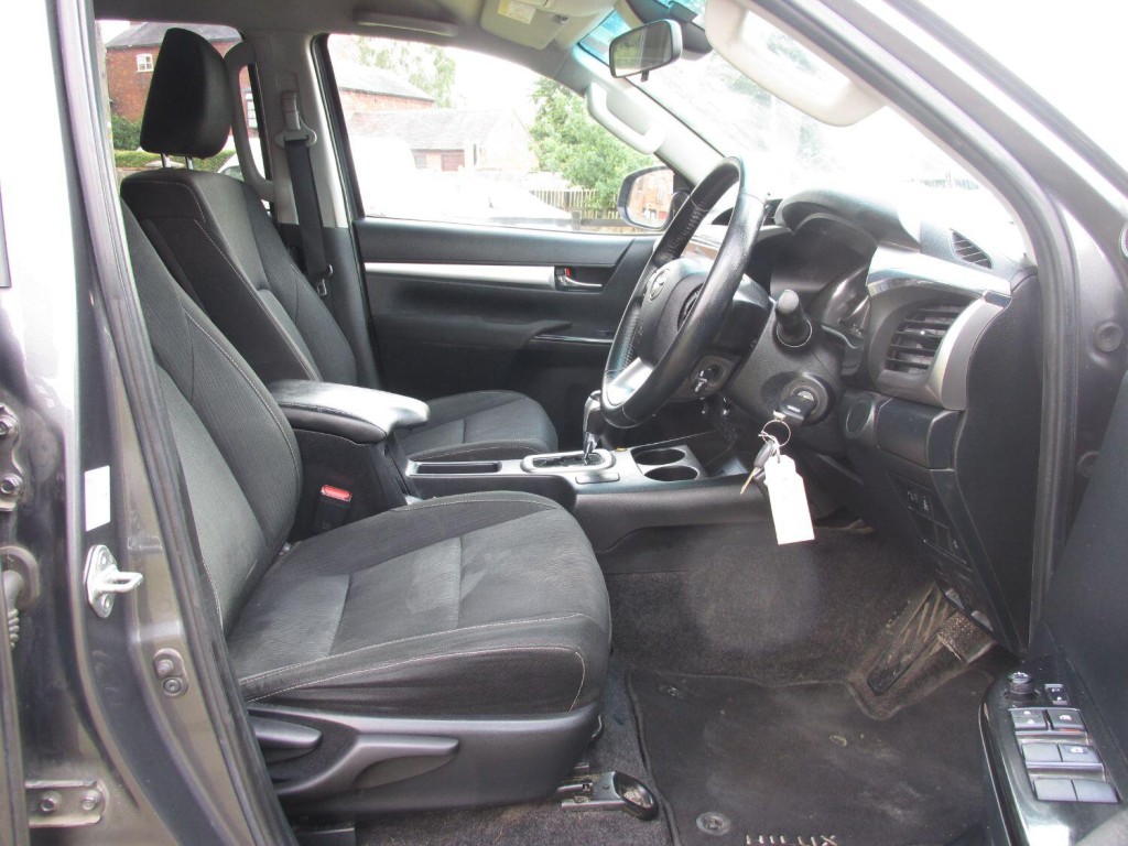 TOYOTA HILUX D-4D 150 ICON Auto 2021