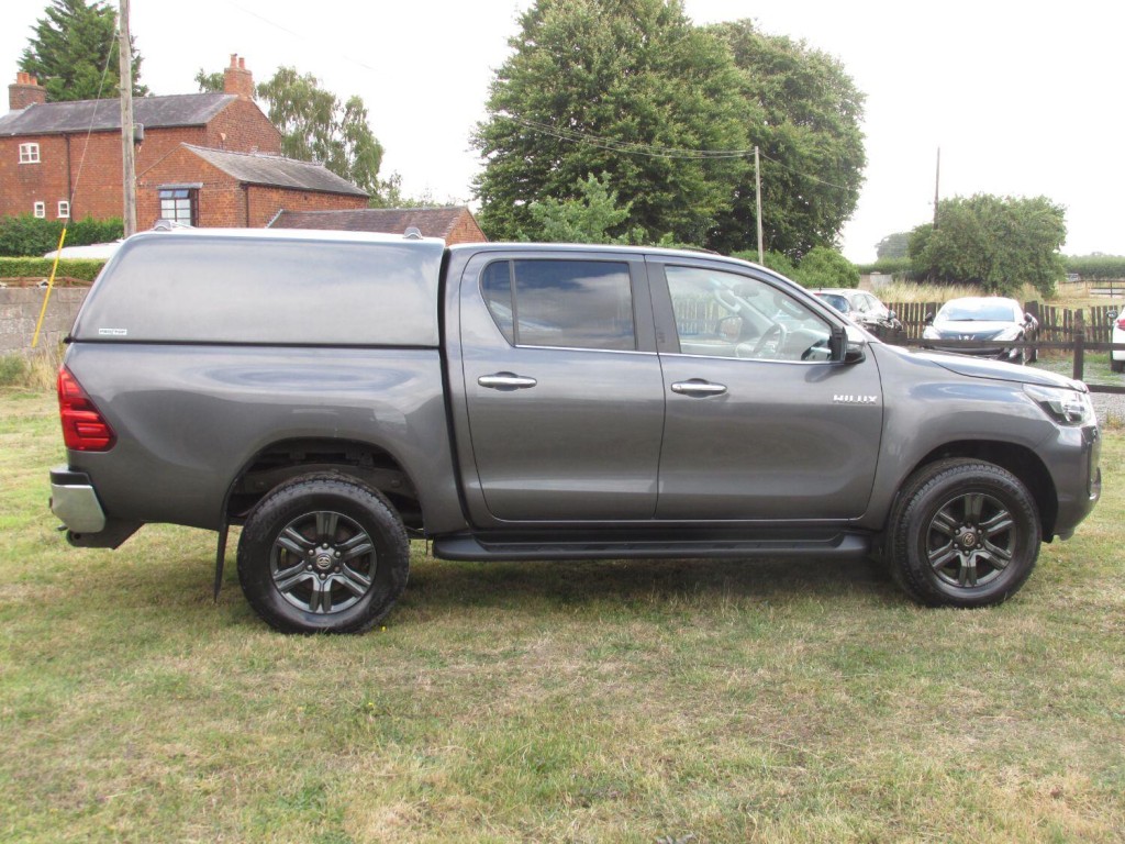 TOYOTA HILUX D-4D 150 ICON Auto 2021