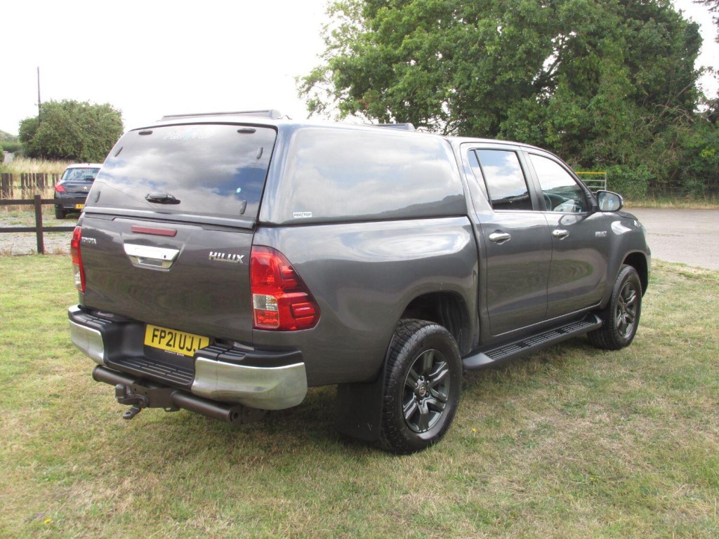 TOYOTA HILUX D-4D 150 ICON Auto 2021