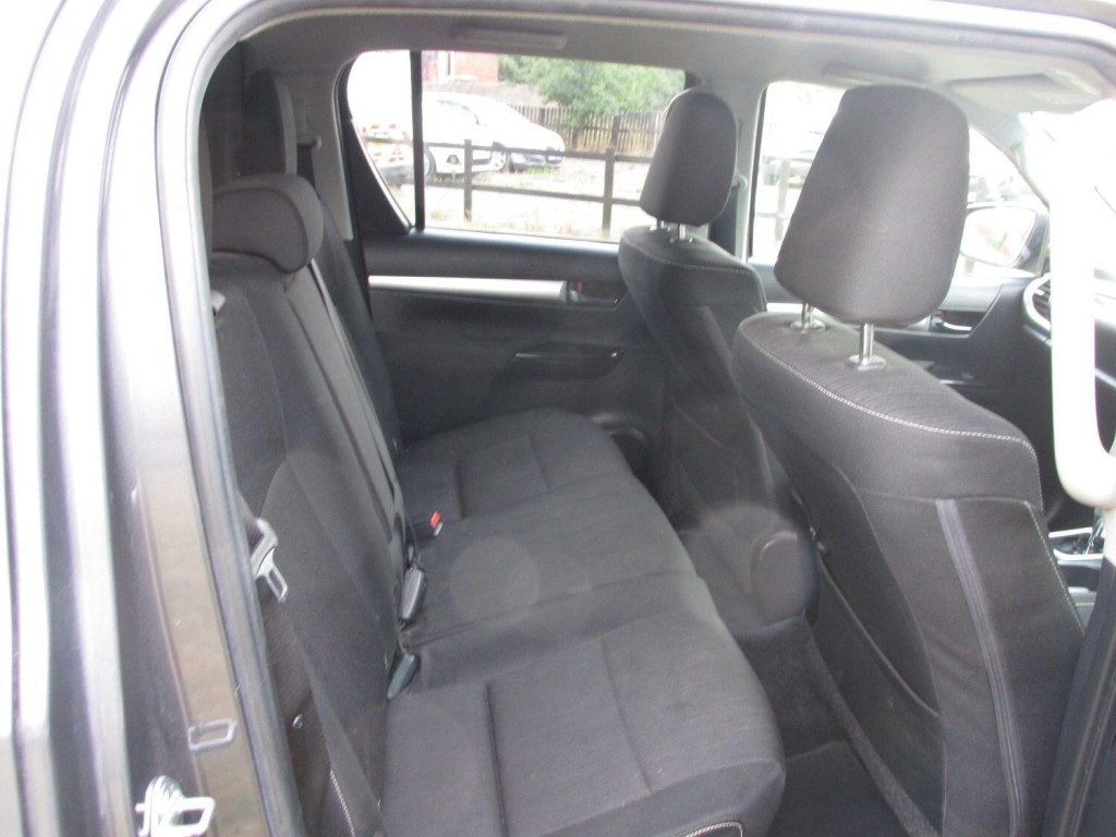 TOYOTA HILUX D-4D 150 ICON Auto 2021