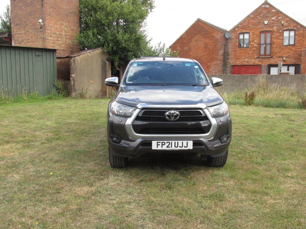TOYOTA HILUX D-4D 150 ICON Auto 2021