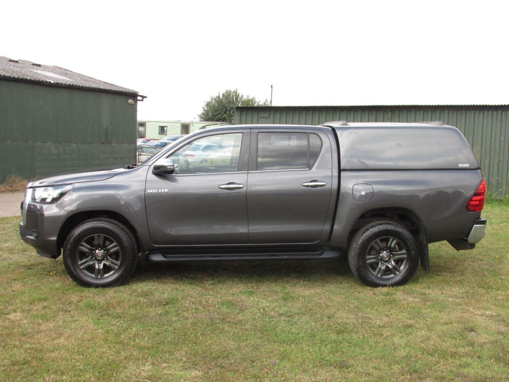 TOYOTA HILUX D-4D 150 ICON Auto 2021