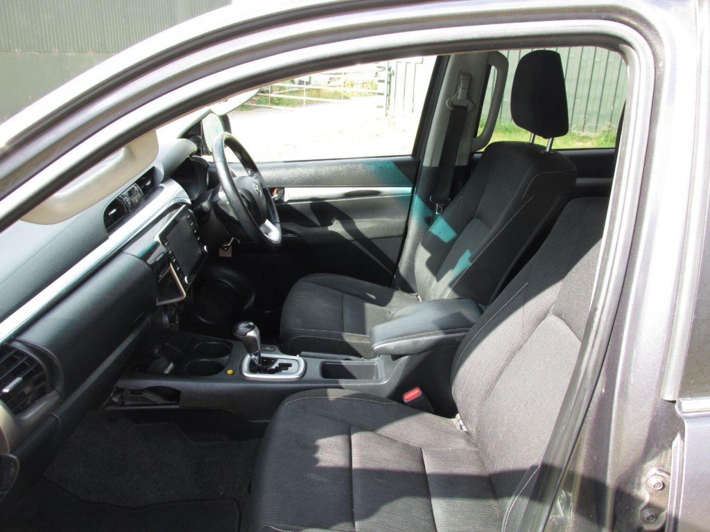 TOYOTA HILUX D-4D 150 ICON Auto 2021