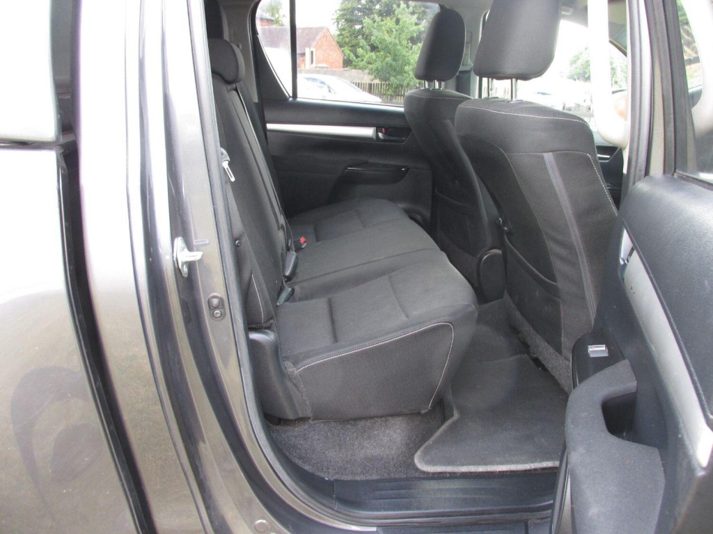 TOYOTA HILUX D-4D 150 ICON Auto 2021
