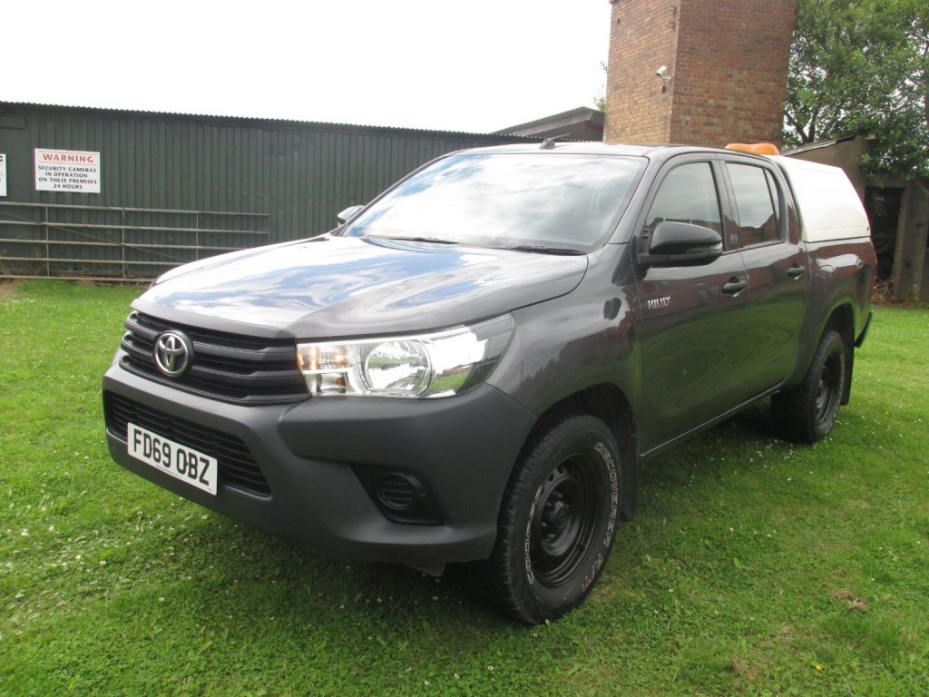 TOYOTA HILUX D-4D 150 Active 4WD 2020