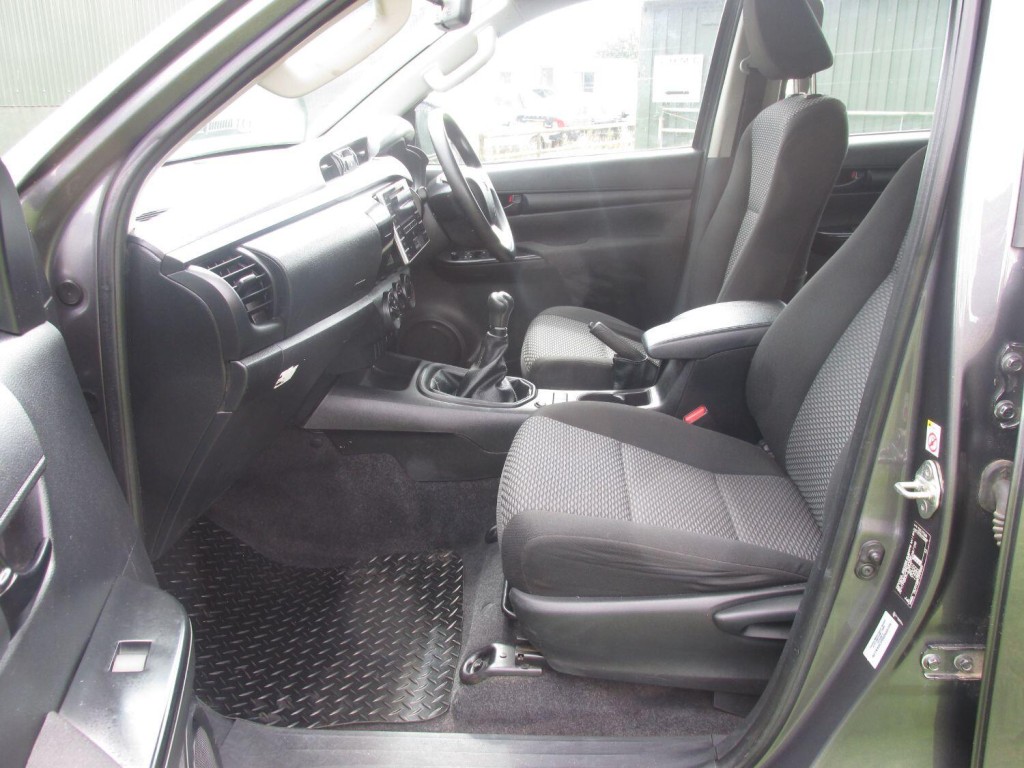 TOYOTA HILUX D-4D 150 Active 4WD 2020
