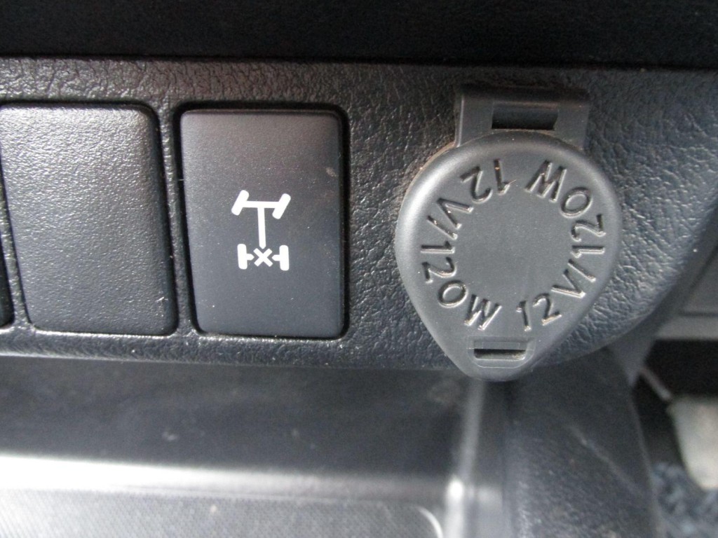 TOYOTA HILUX D-4D 150 Active 4WD 2020