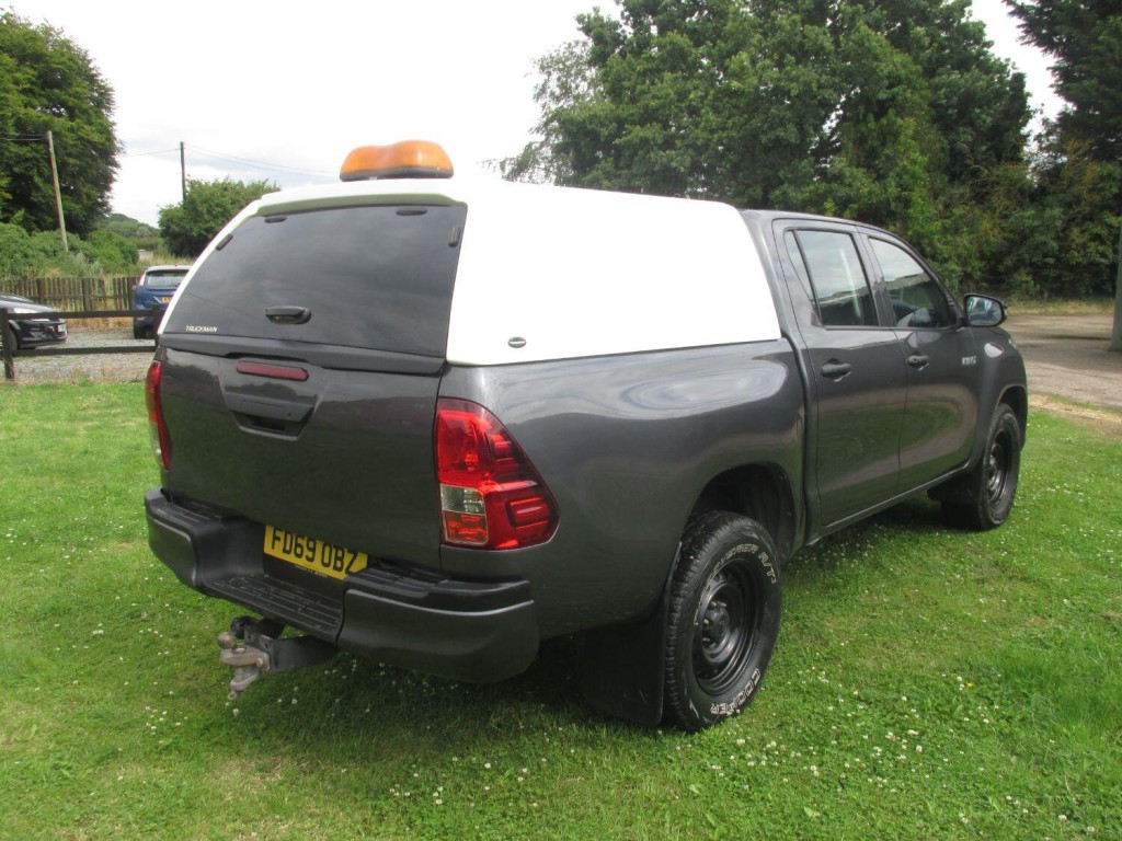TOYOTA HILUX D-4D 150 Active 4WD 2020