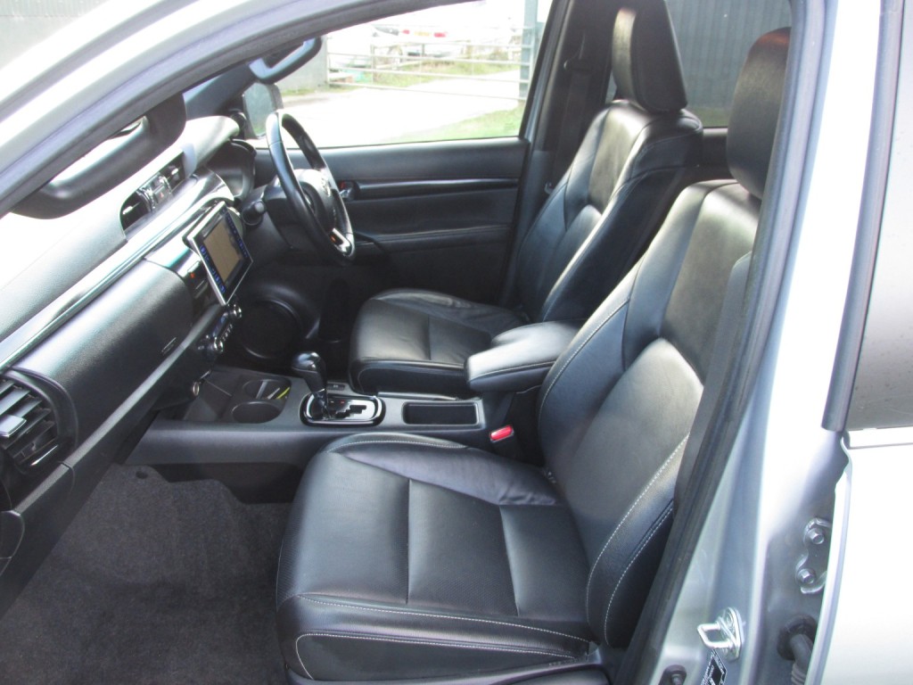 TOYOTA HILUX D-4D Invincible X 2.4 D-4D 3.2t 2020