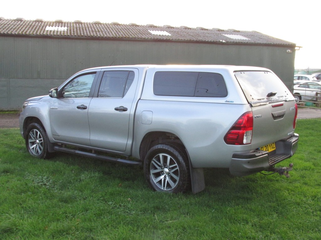 TOYOTA HILUX D-4D Invincible X 2.4 D-4D 3.2t 2020